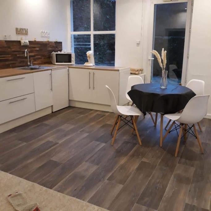 Appartement Agreable Au Centre Wifi Saint-Léonard-de-Noblat 외부 사진